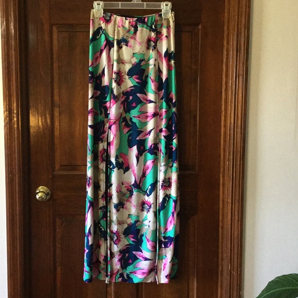Savannah Rae Dresses & Skirts - Savannah Rae Floral Maxi Skirt